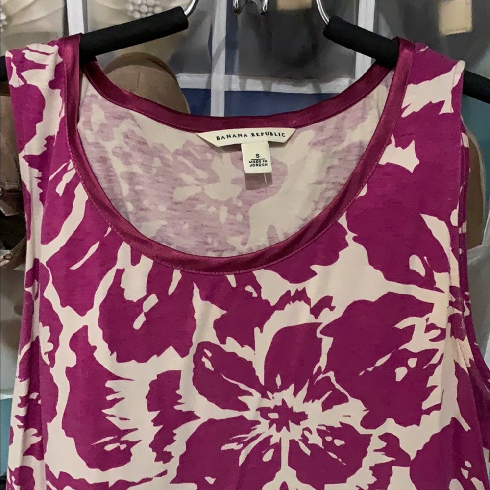 Banana republic sleeveless shirt